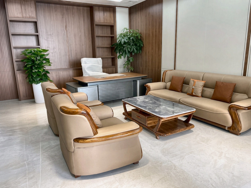 Ghế đơn tay vịn gỗ cong tại showroom – Nội Thất Gia Khánh