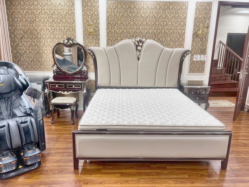 Giường tân cổ điển bọc da đầu giường chần sọc tại nhà khách hàng – Nội Thất Gia Khánh