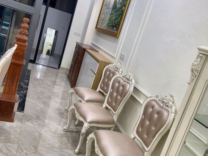 Giường tân cổ điển đầu giường bọc da chần bấm cúc đính đá tại nhà khách hàng – Nội Thất Gia Khánh