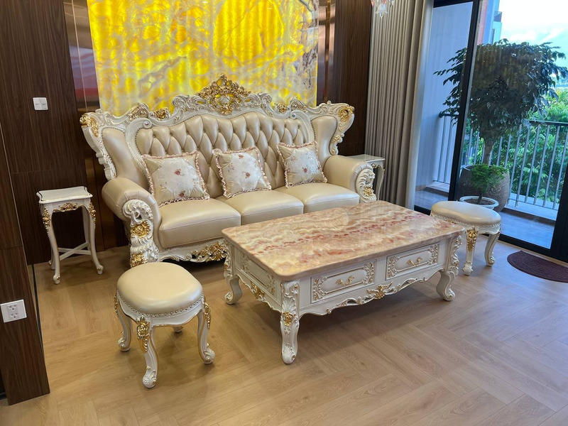 Sofa văng 3 chỗ tân cổ điển da bọc chỉ đồng tiền tại showroom – Nội Thất Gia Khánh