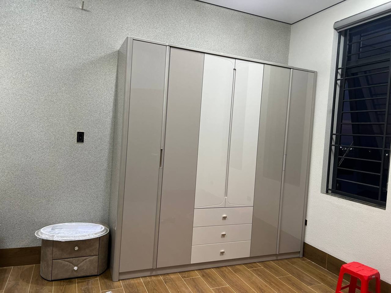 Tủ quần áo 6 cánh bóng gương phối màu ghi tại nhà khách hàng – Nội Thất Gia Khánh