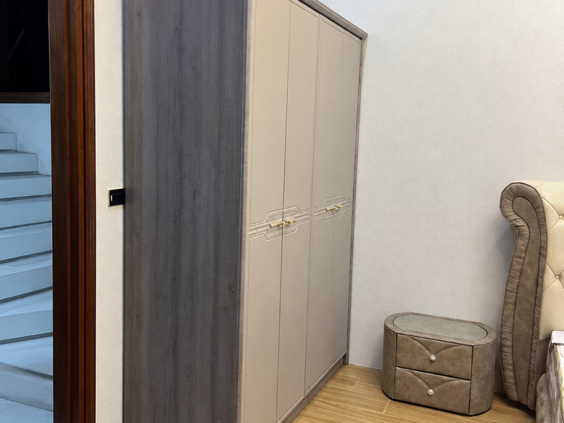 Tủ quần áo 4 cánh hai tông xám be tại nhà khách hàng – Nội Thất Gia Khánh
