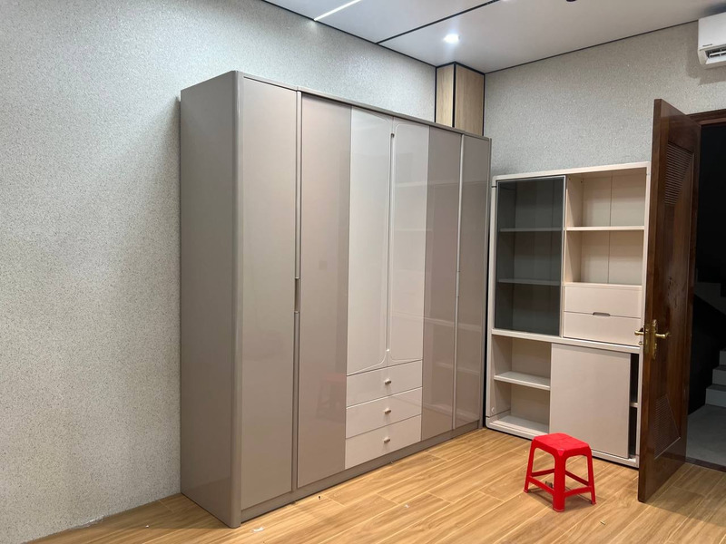 Tủ quần áo cánh lùa bóng gương nhiều ô tại showroom – Nội Thất Gia Khánh