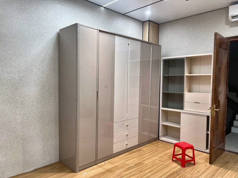 Tủ quần áo cánh lùa bóng gương nhiều ô tại showroom – Nội Thất Gia Khánh